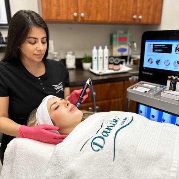 Hydrafacial Signature