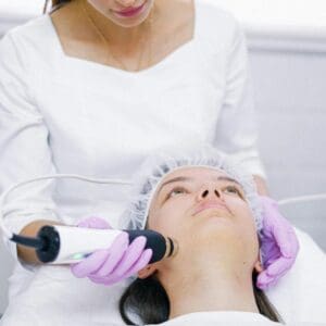 Deep Glow Duo: Hydrafacial & Dermaplaning
