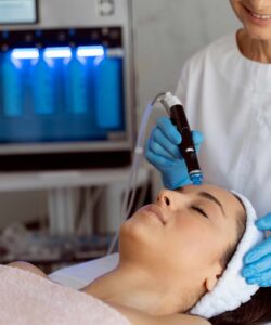 Hydrafracial Signature & Dermaplanning